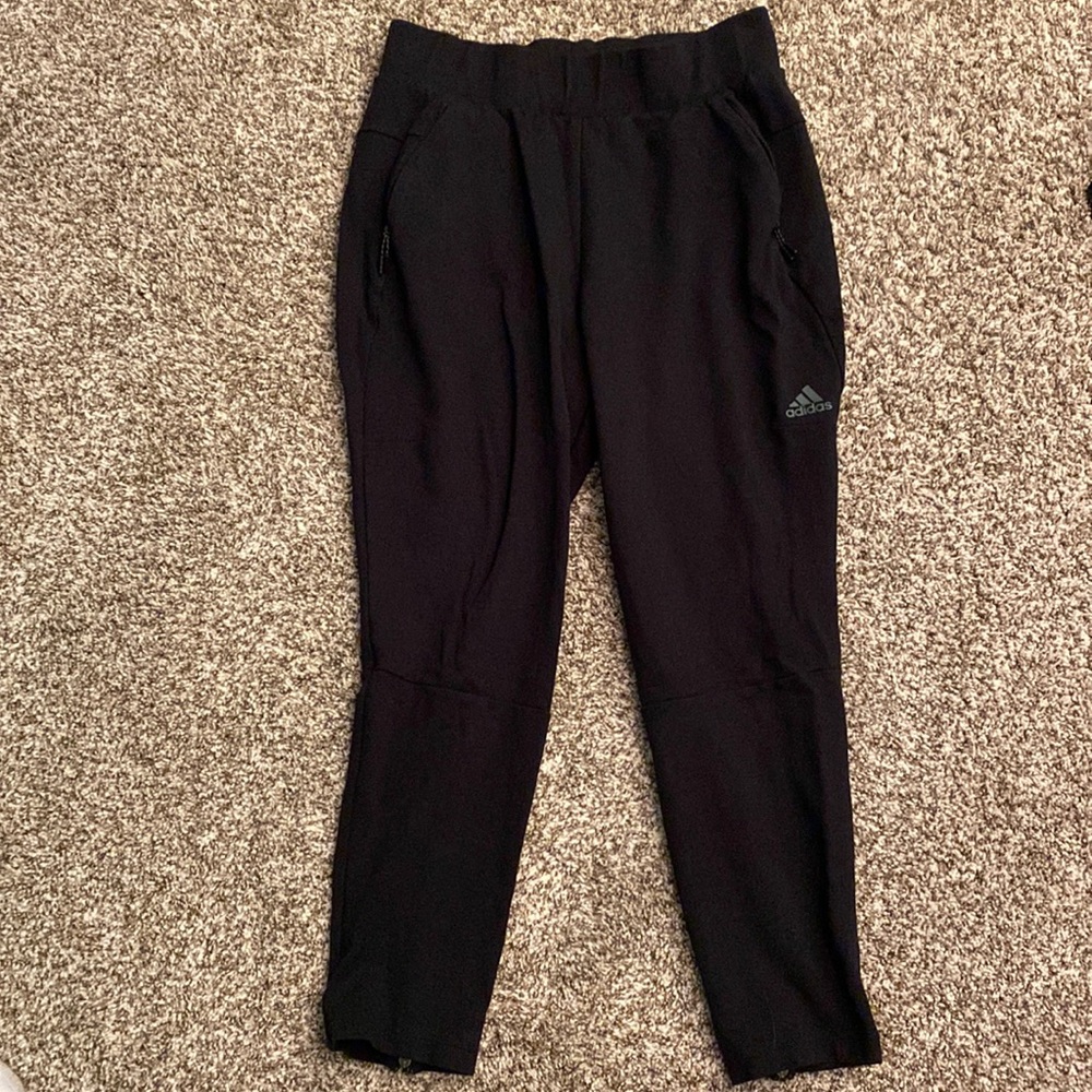 Adidas tech jogger